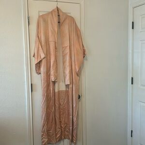 Gorgeous light pink/ peach authentic Japanese kimono